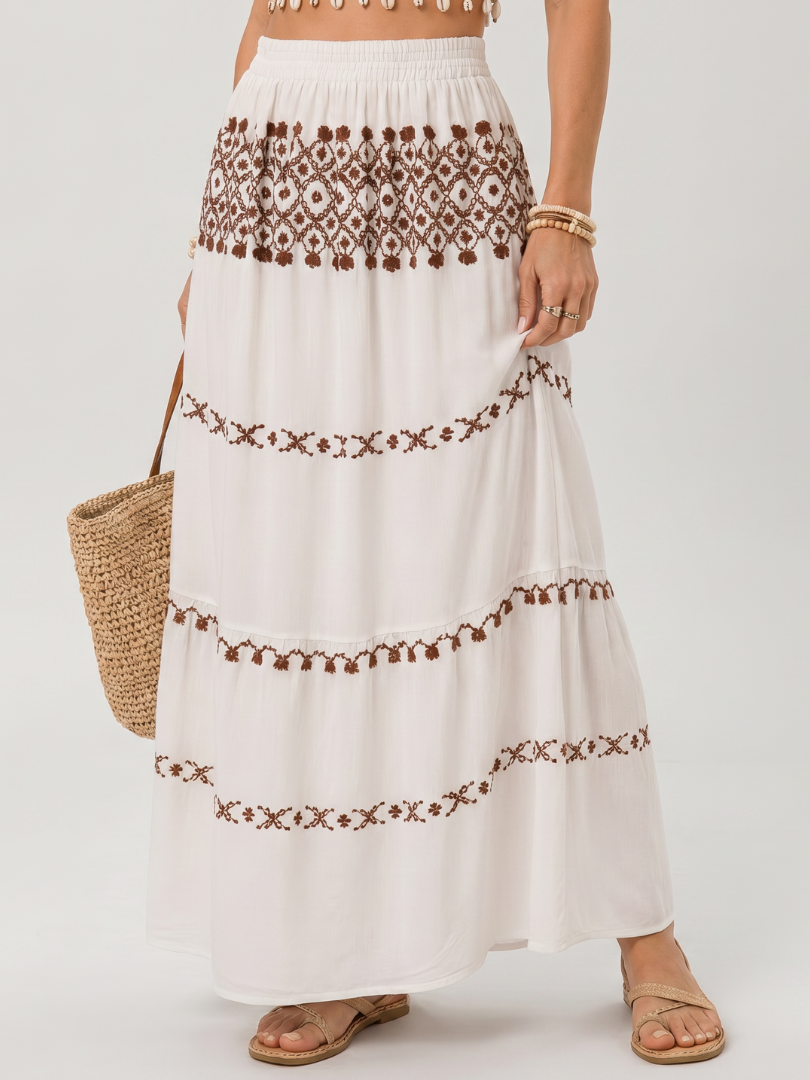 Silon | Vestido Midi con Tirantes de Espagueti y Detalles Bordados