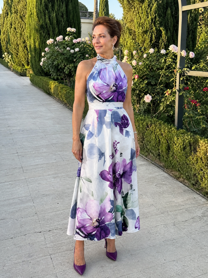 Omego | Vestido midi fluido con cuello halter de flores suaves