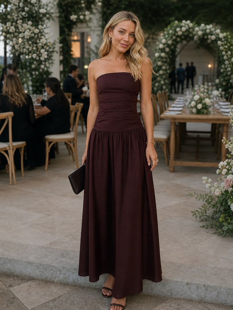 Zelene | Vestido Midi con Cuerpo Fruncido sin Tirantes